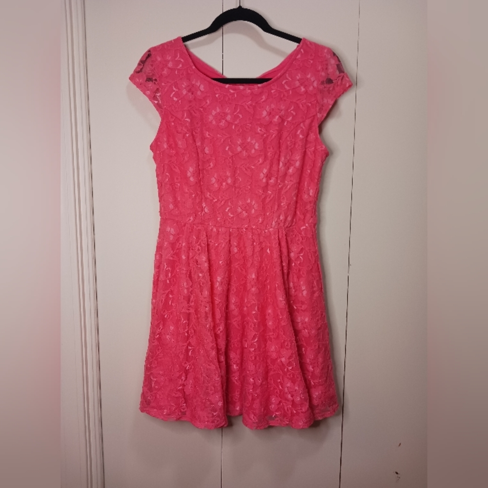 IN SanFrancisco, pink floral lacey Short dress